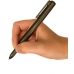 Тактическая ручка Zero Tolerance 0010 EB в руке пользователя